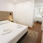 Decimus - Premium Town Center Apartman